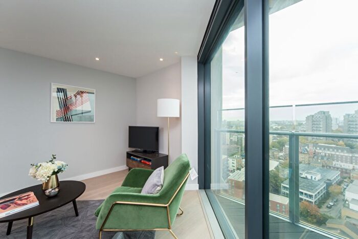 1 Bedroom Flat To Rent In Churchyard Row, London, SE11