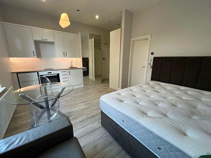 Studio To Rent In Adolphus Road, London, N4