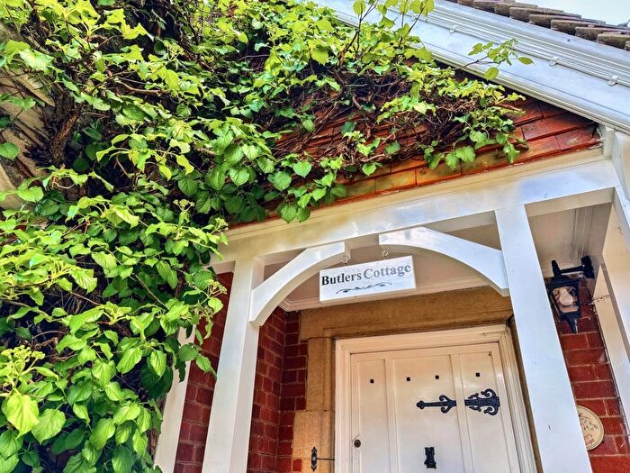 5 Bedroom Semi-Detached House For Sale In Main Street, East Haddon, NN6