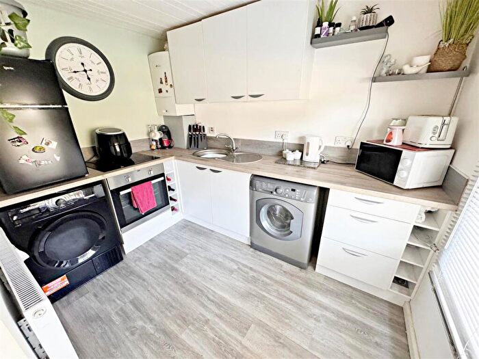 2 Bedroom Chalet For Sale In Humberston Fitties, Humberston, Grimsby, N.E. Lincs, DN36