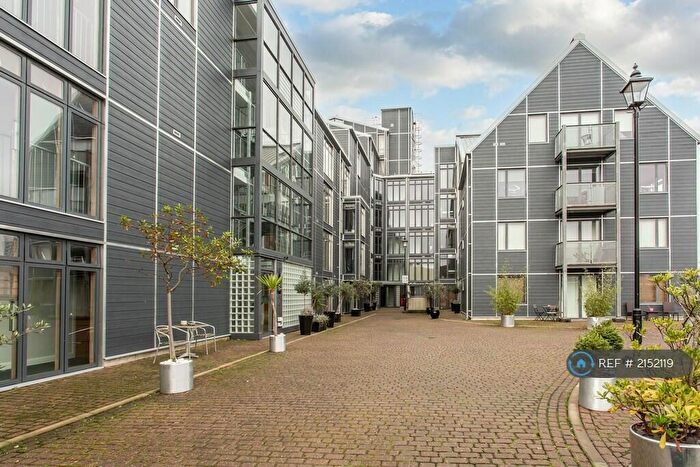 2 Bedroom Flat To Rent In Island House, London, E3
