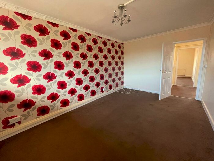 2 Bedroom Flat To Rent In Shackerdale Road, Leicester, LE2