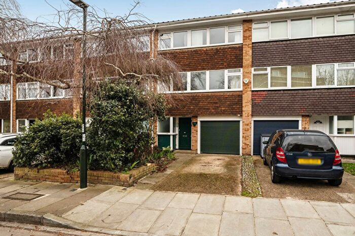 4 Bedroom Terraced House For Sale In Woodville Road, Richmond, TW10