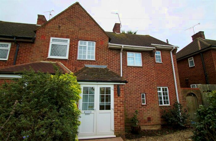 3 Bedroom Semi-Detached House To Rent In Fyfield Road, Woodford Green, IG8