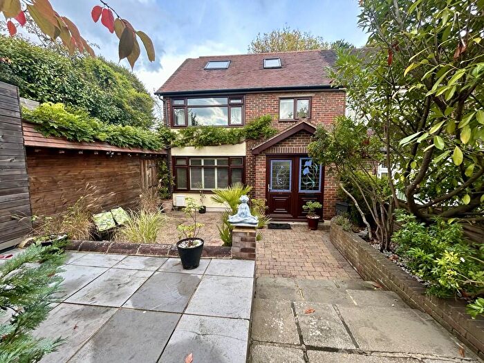 4 Bedroom End Of Terrace House For Sale In Cherry Tree Road, Hoddesdon, EN11