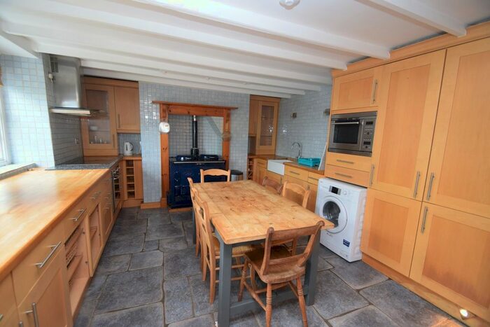 4 Bedroom Terraced House To Rent In Mutton Row, Penryn, TR10