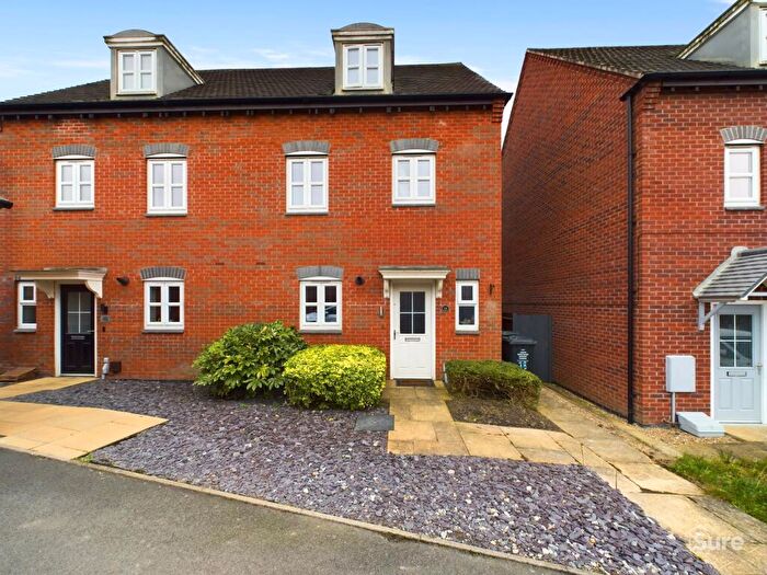 4 Bedroom Property To Rent In Lewisham Drive, Church Gresley, DE11