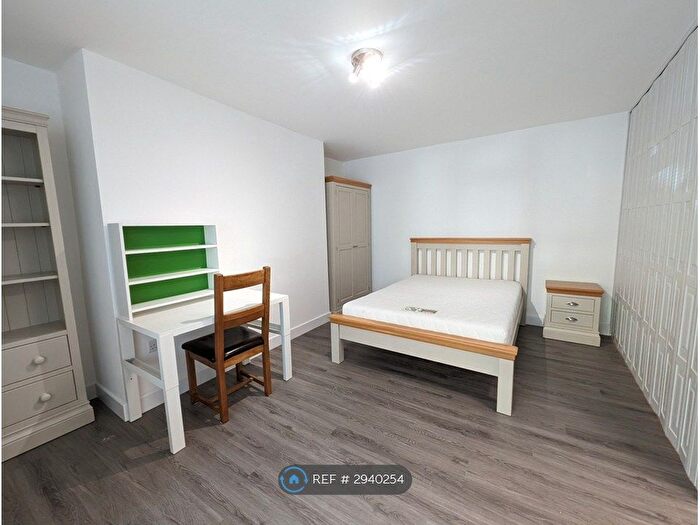 2 Bedroom Flat To Rent In Chesterfield Buildings, Bristol, BS8