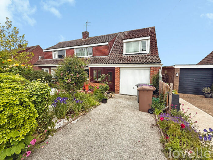 4 Bedroom Semi Detached House For Sale In Granson Way, Washingborough, LN4
