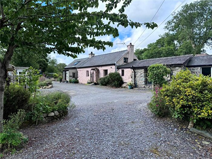 4 Bedroom Detached House For Sale In Clynnogfawr, Caernarfon, Gwynedd, LL54