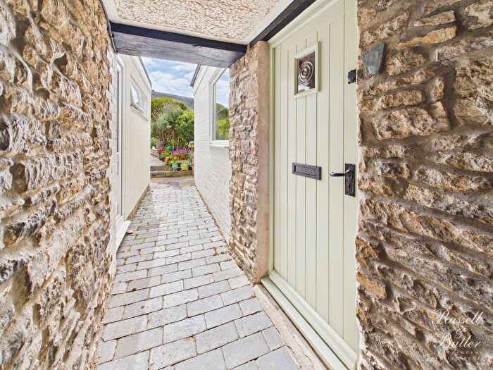 2 Bedroom Cottage For Sale In Church Road, Brackley, NN13