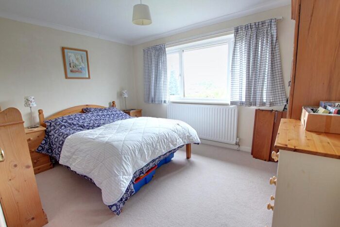 4 Bedroom Detached House For Sale In Anthill Close, Denmead, PO7
