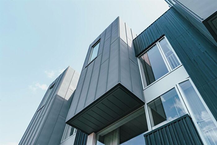 3 Bedroom Town House For Sale In Cemetery Road, Sheffield, S11