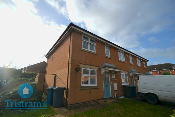 3 Bedroom Semi-Detached House To Rent In Oxendale Close, West Bridgford, Nottingham, NG2