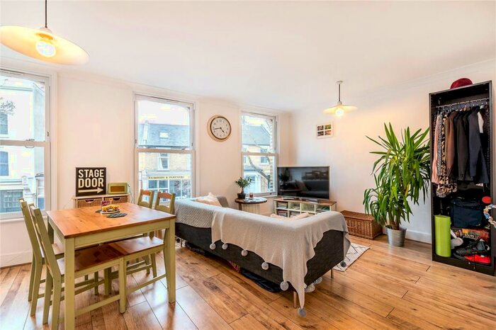 1 Bedroom Apartment To Rent In Crystal Palace Road, East Dulwich, London, SE22