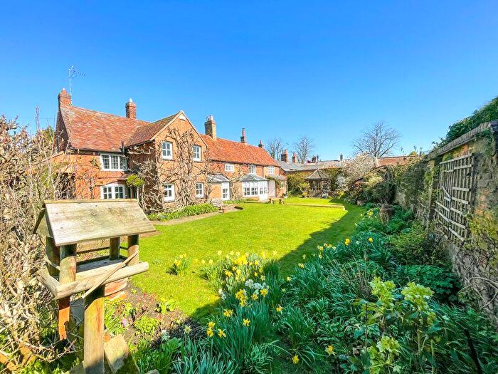 5 Bedroom Character Property For Sale In Aylesbury Road, Wing, LU7