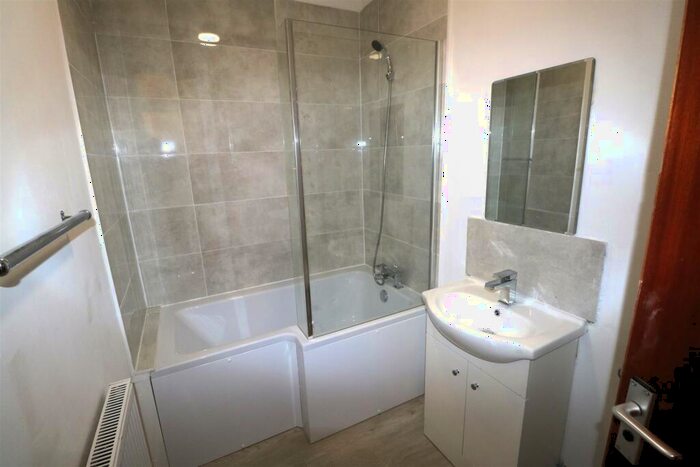 4 Bedroom Apartment To Rent In Hale Road, Farnham, GU9