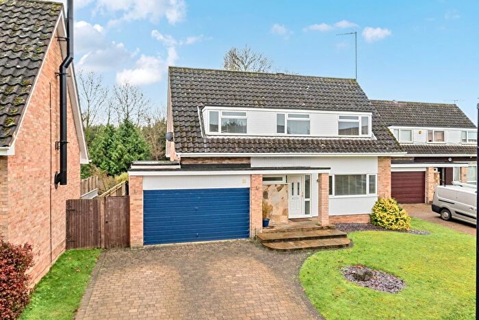 4 Bedroom Detached House For Sale In The Pagoda, Maidenhead, SL6