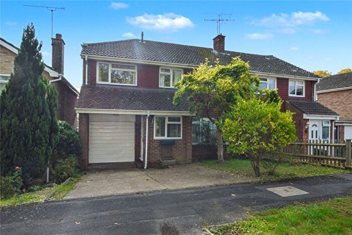 5 Bedroom Semi-Detached House To Rent In Bennet Close, Alton, Hampshire, GU34