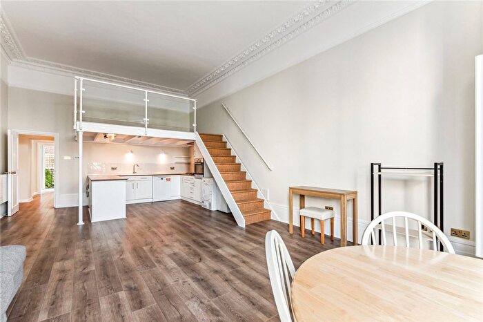 2 Bedroom Flat To Rent In Pembridge Square, London, W2