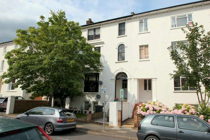 2 Bedroom Apartment To Rent In Cadogan Road, Surbiton, KT6