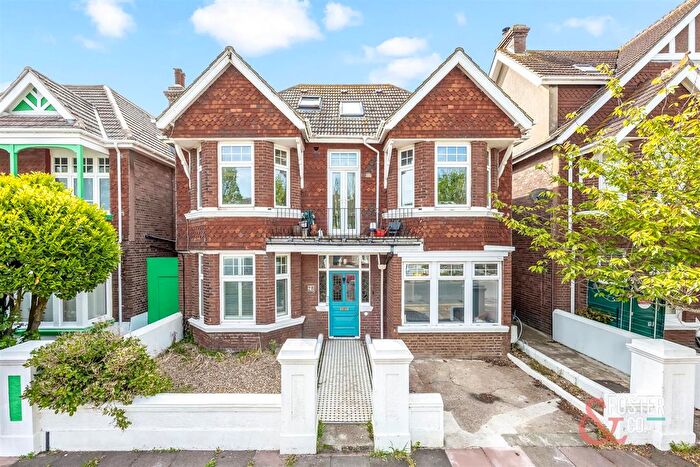3 Bedroom Flat For Sale In Carlisle Road, Hove, BN3