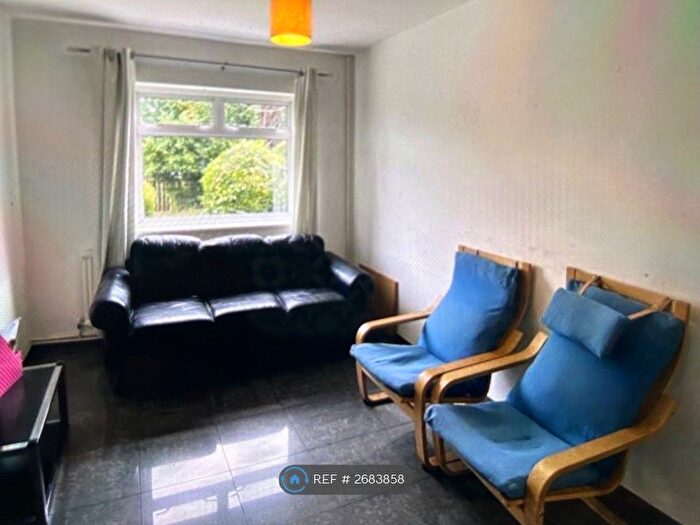 5 Bedroom Semi-detached House To Rent In Spring Rise, Egham, TW20