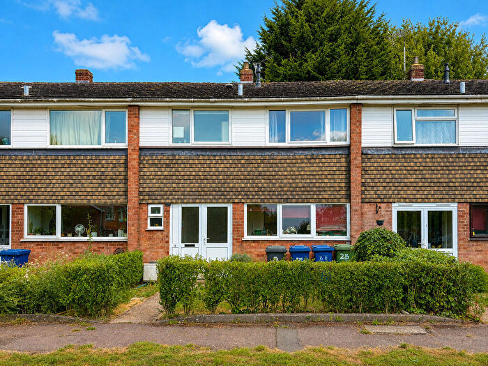 3 Bedroom Terraced House To Rent In Lingholme Close, Cambridge, CB4