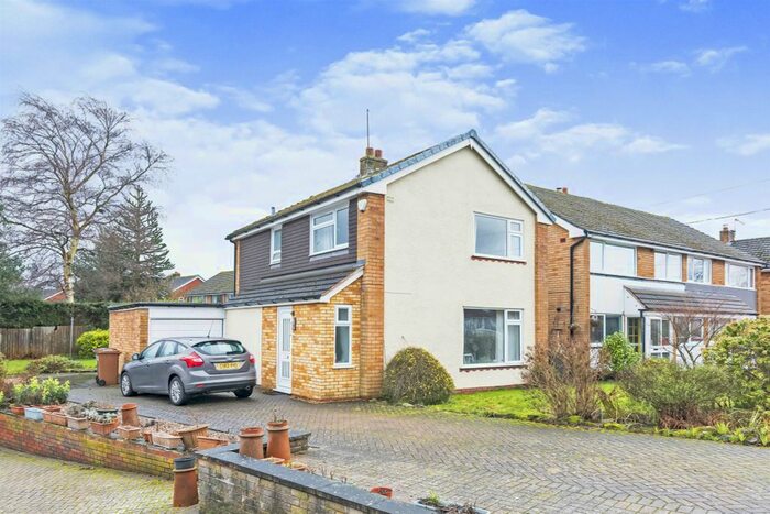 3 Bedroom Detached House For Sale In Pinfold Road, Lichfield, WS13