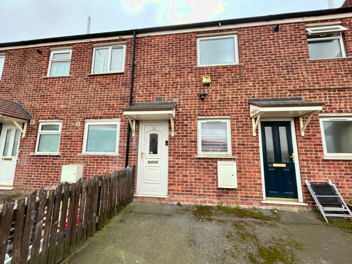 2 Bedroom Maisonette To Rent In Oakham Close, Nottingham, NG5