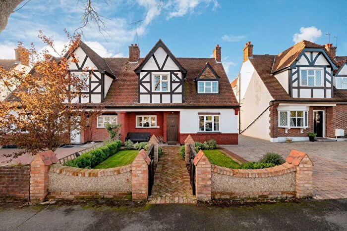 4 Bedroom Property To Rent In Medway Gardens, Wembley, HA0