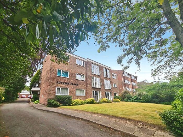 2 Bedroom Flat To Rent In Winn Road, Southampton, Hampshire, SO17