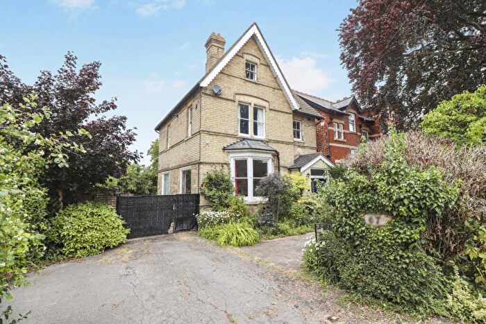 6 Bedroom Detached House For Sale In Victoria Road, Rushden, NN10
