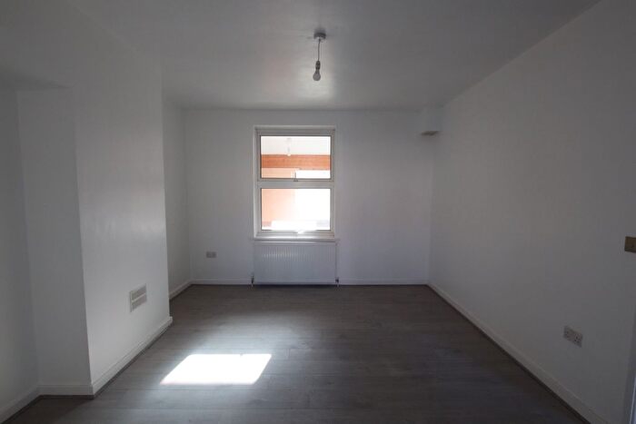 3 Bedroom Terraced House For Sale In Moorside Road, Bromley, BR1