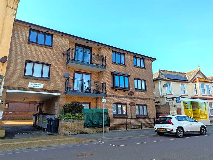 2 Bedroom Flat For Sale In Albert Road, Sandown, PO36