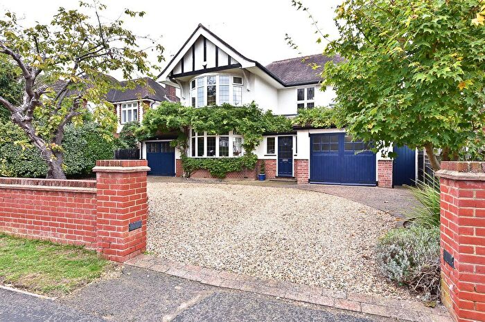 4 Bedroom Detached House For Sale In Holloways Lane, North Mymms, Hatfield, AL9