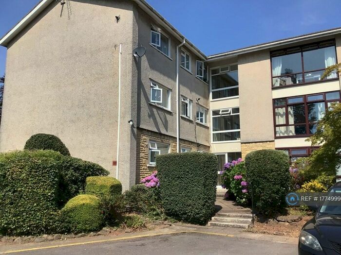 3 Bedroom Flat To Rent In Barbrook Close, Lisvane, Cardiff, CF14
