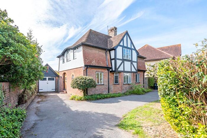 4 Bedroom Detached House For Sale In Wychwood Close, Craigweil, Bognor Regis, PO21