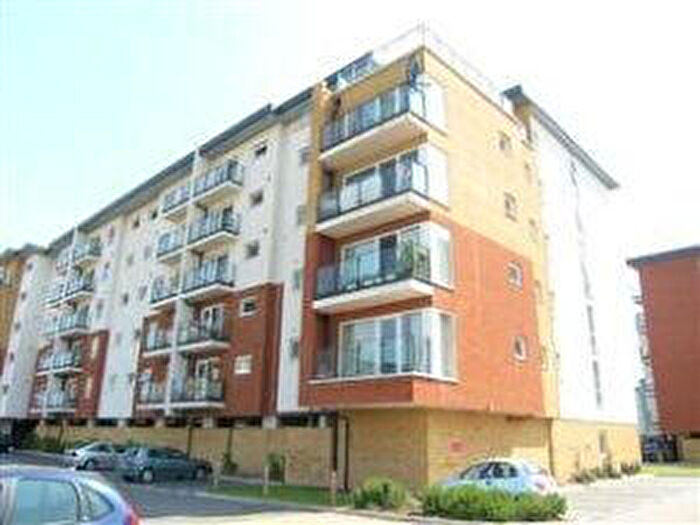 2 Bedroom Apartment To Rent In Clarkson Court, Tamblin Way, Hatfield, Hertfordshire, AL10