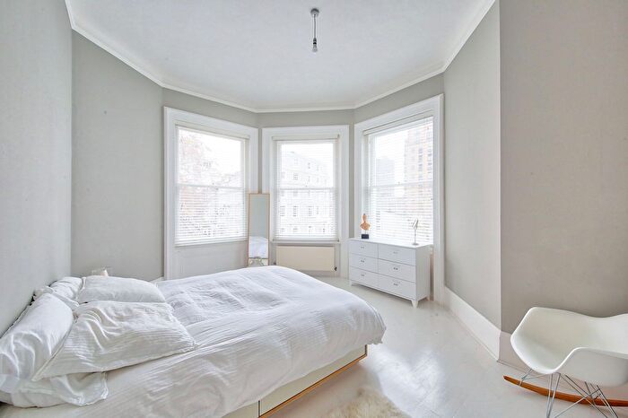 3 Bedroom Flat To Rent In Cornwall Gardens, London, SW7