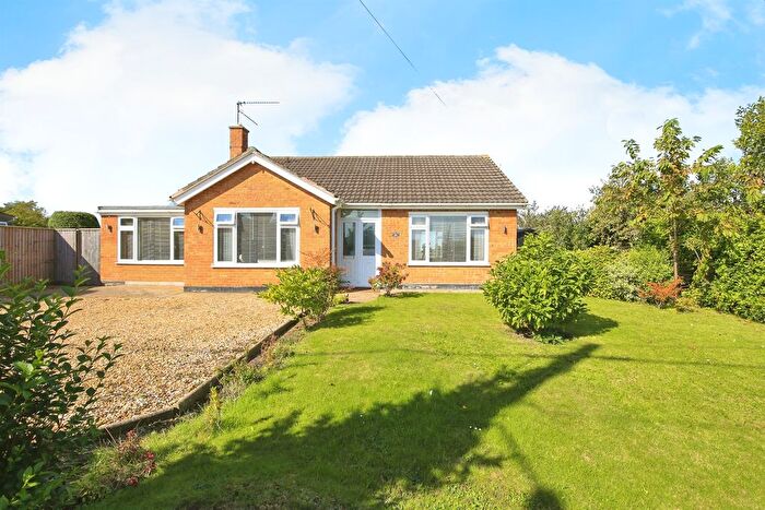 3 Bedroom Detached Bungalow For Sale In Broadgate, Whaplode Drove, Spalding, PE12