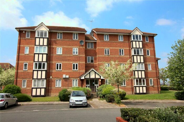 2 Bedroom Flat To Rent In Chandlers Drive, Erith, DA8