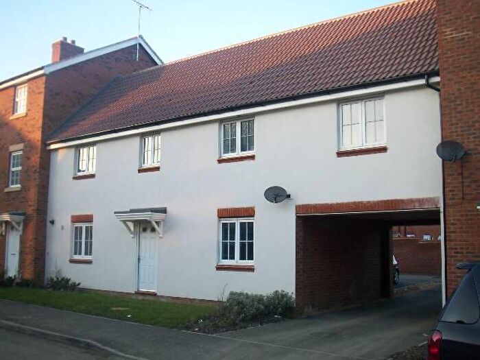 3 Bedroom Coach House To Rent In Errington Close, Hatfield, Hertfordshire, AL10
