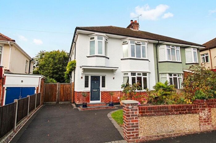 4 Bedroom Semi-Detached House For Sale In Radnor Road, Salisbury, SP1