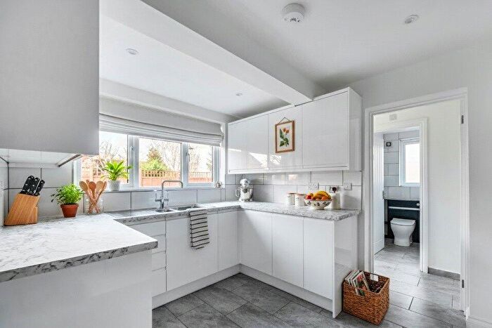 3 Bedroom Semi Detached House For Sale In Hartley Court Road, Three Mile Cross, Reading, Berkshire, RG7