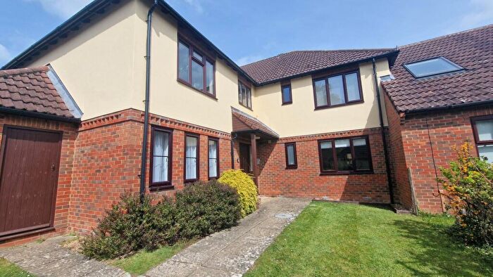 1 Bedroom Flat For Sale In Biscoe Court, Wheatley, OX33