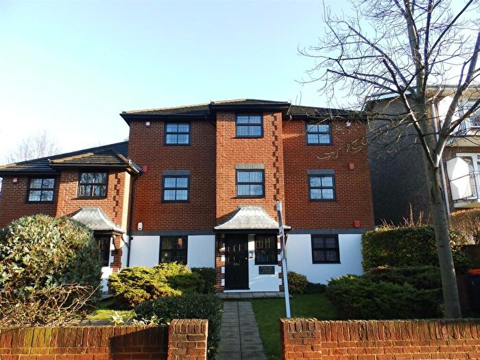 1 Bedroom Flat To Rent In Stirling Court, Surbiton, KT6