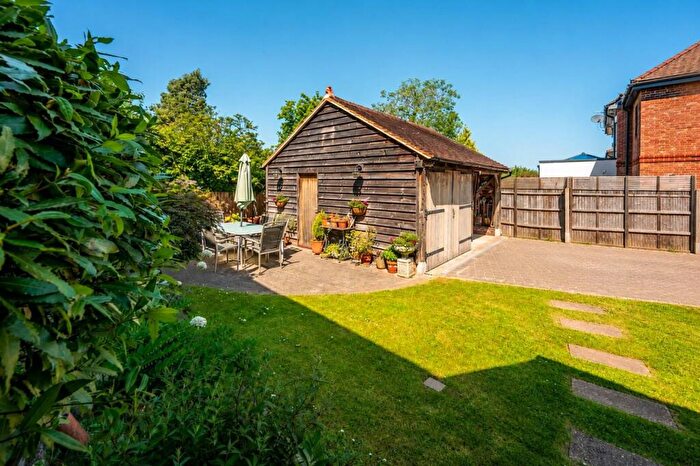 5 Bedroom Detached House For Sale In Stoughton Road, Guildford, GU2