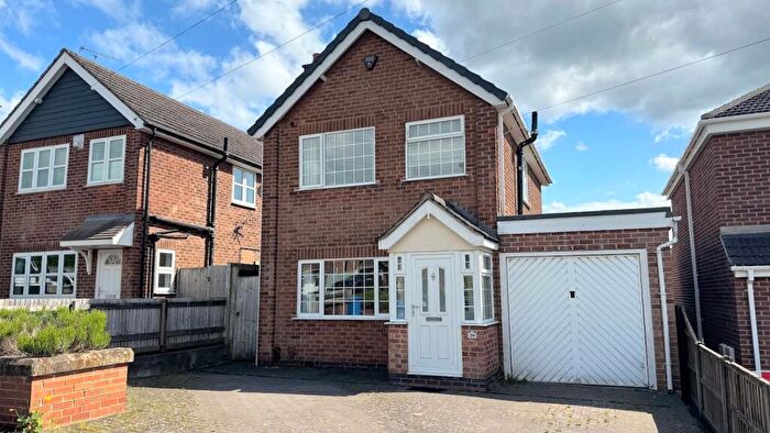 3 Bedroom Detached House For Sale In Cadgwith Drive, Allestree, Derby, DE22