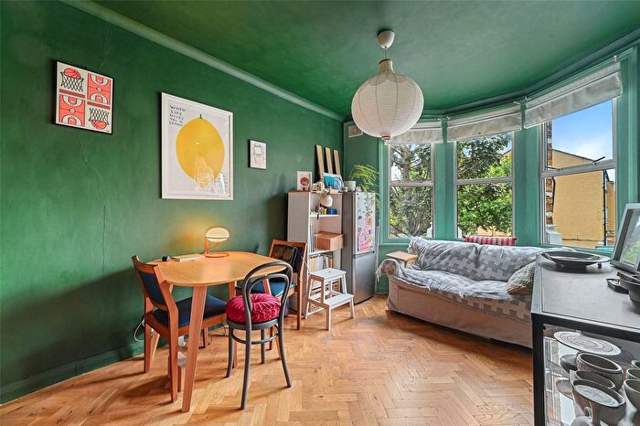 1 Bedroom Flat To Rent In Millfields Road, Hackney, London, E5